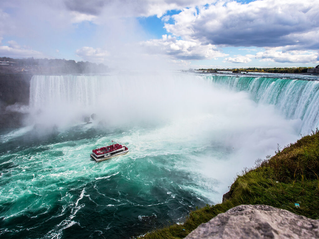 Niagara falls is one of the world's most iconic tourist place in canada